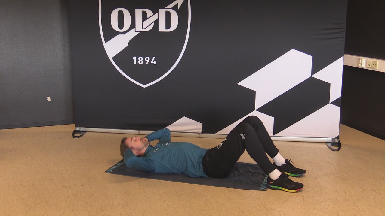 Sit ups hender bak hode Niva 2.MP4